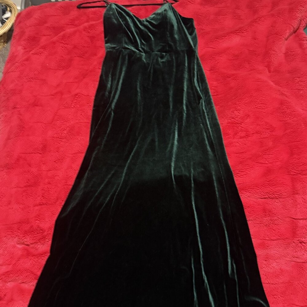 Velvet Hunter Green Homecoming Dress